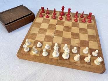 Saladin Chess Set